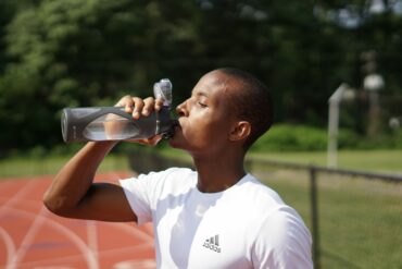Marathon et hyponatrémie: comprendre les risques d&rsquo;une hydratation excessive